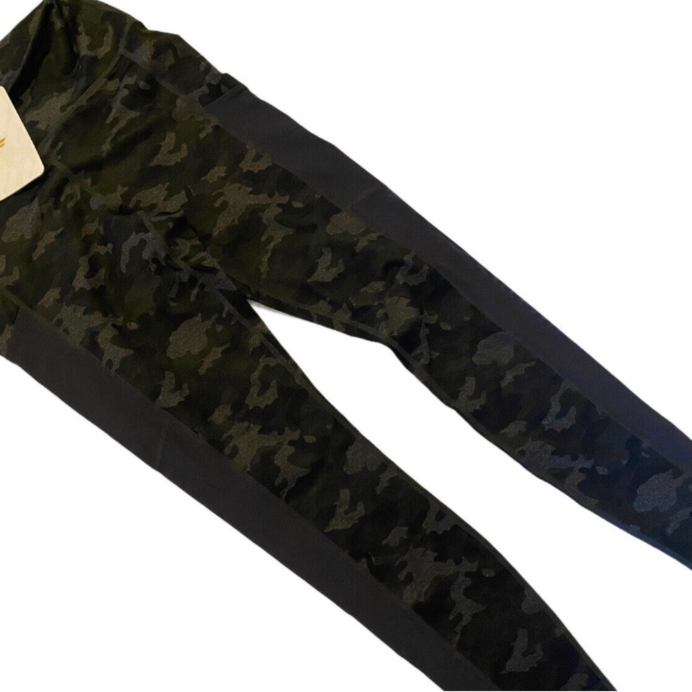 Fabletics powerhold camo size large
